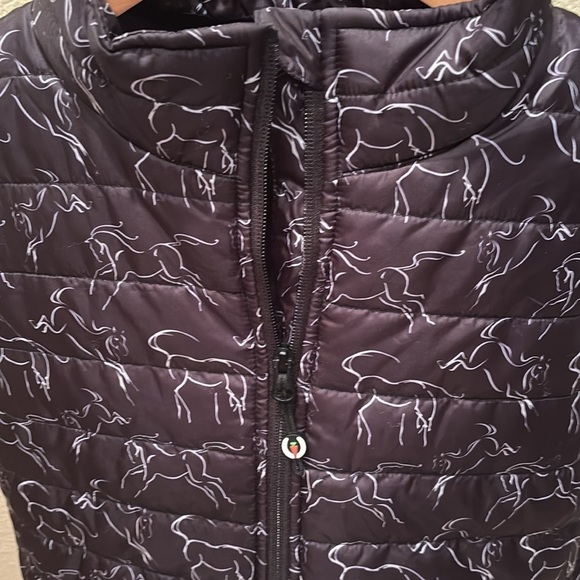 Kerrits kids horse puffer. It's a size Large - Picture 4 of 12